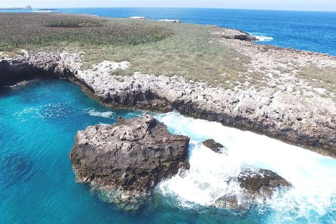 Islas Marietas - Incredible Tour Catamaran from Puerto Vallarta - On the water: snorkeling where the park rules apply