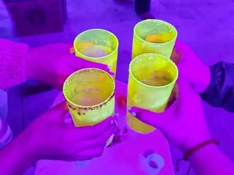 Puerto Vallarta: Neon Party on the Bay - The open bar, snacks, and how the DJ keeps the tempo