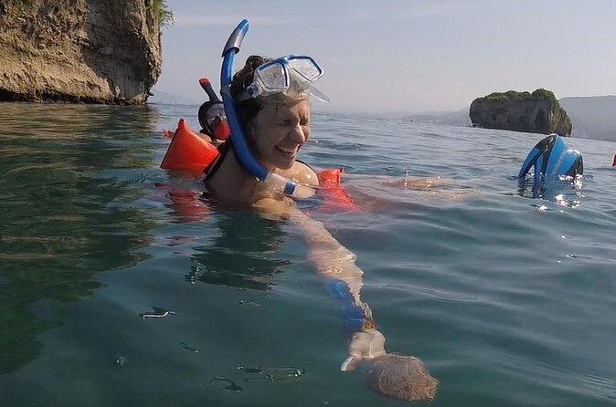Small Group Snorkeling in Los Arcos, Puerto Vallarta - Snacks and soft drinks: what’s included, what costs extra