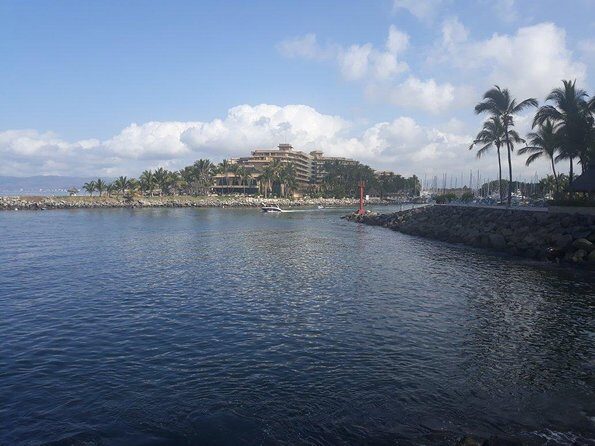 Surf lessons in Puerto Vallarta and Nayarit - Key highlights I’d plan around